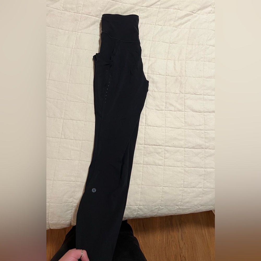 Lululemon Fast and Free High Rise Leggings in Black (size 6)